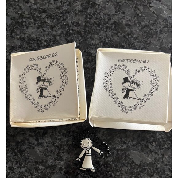 Bridesmaid & Ringbearer Wedding Pins & Keyring Set Vintage - Picture 15 of 15